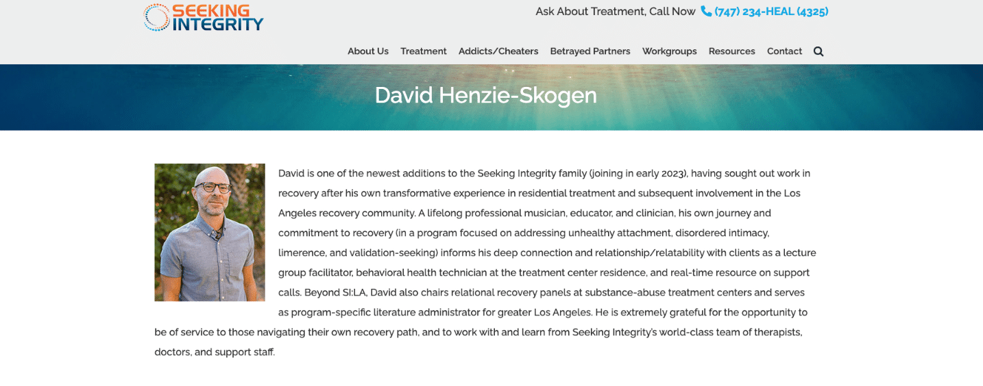 Before screenshot of David Henzie-Skogen's bio on "Seeking Integrity's" website where the term "clinician" is included.